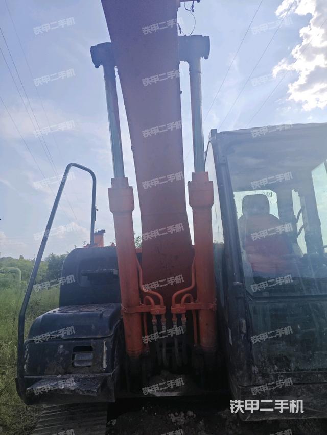 大臂油缸整體?豎拍（工作和回轉(zhuǎn)裝置）