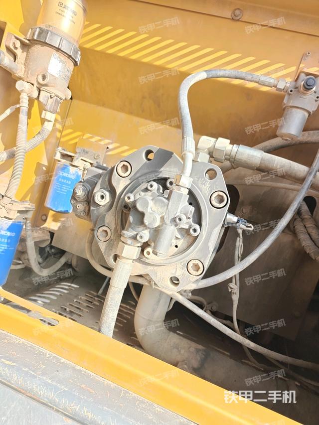 液壓泵斜45?左（大件艙室）