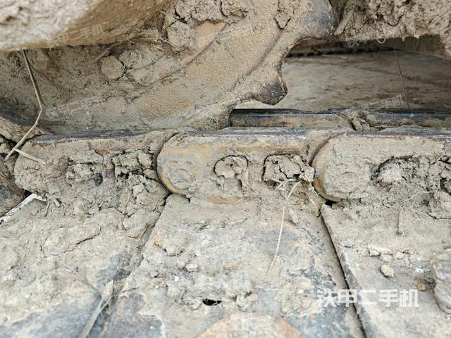 右側(cè)履帶整體?（行走機(jī)構(gòu)）