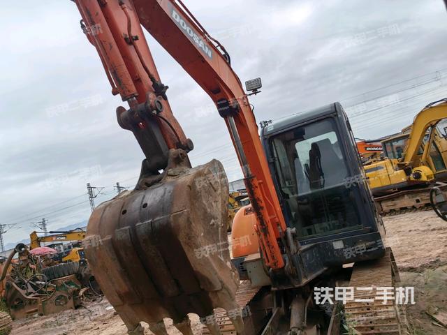 斗山DH60-7挖掘機(jī)
