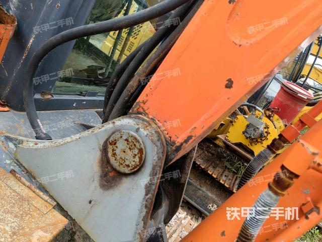 大臂根部?斜（工作和回轉(zhuǎn)裝置）