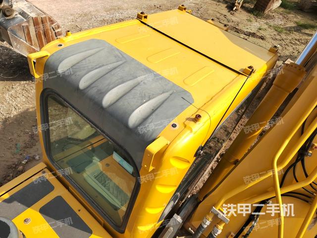 驾驶室顶部（整机外观）