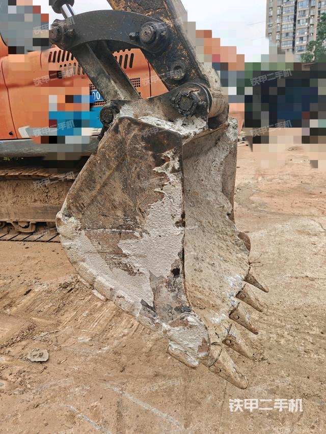 鏟斗右后整體（工作和回轉(zhuǎn)裝置）