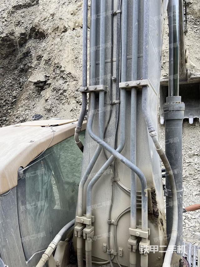 大臂背部俯視（工作和回轉裝置）