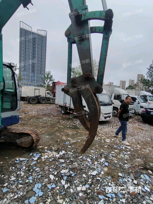 铲斗右后整体（工作和回转装置）