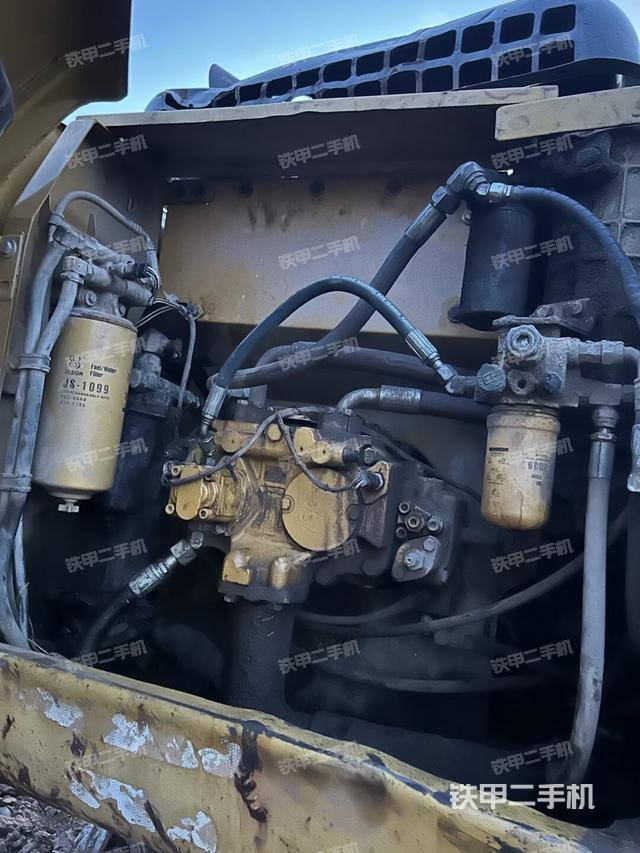 液壓泵斜45?左（大件艙室）