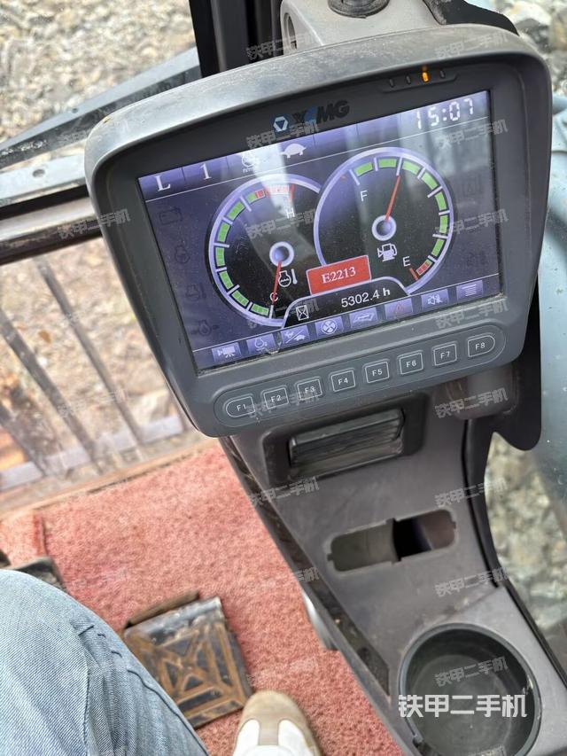 驾驶室整体（整机外观）