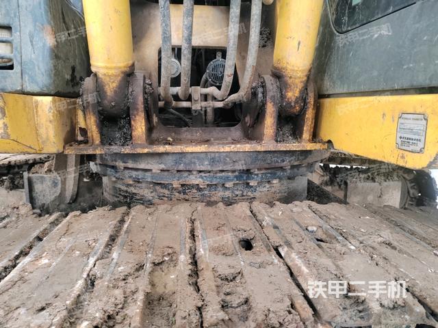 轉(zhuǎn)盤和下車架正前（工作和回轉(zhuǎn)裝置）