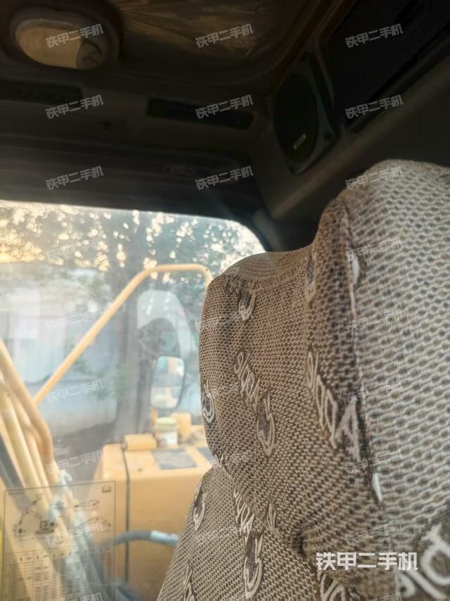 駕駛室頂部（整機(jī)外觀）