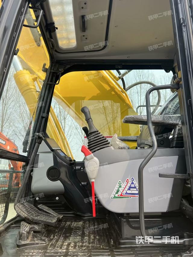 驾驶室整体（整机外观）