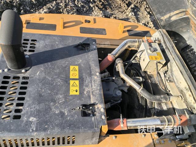 發(fā)動(dòng)機(jī)室（上車部件）