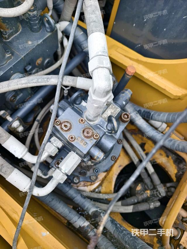 回轉(zhuǎn)馬達(dá)（上車部件）