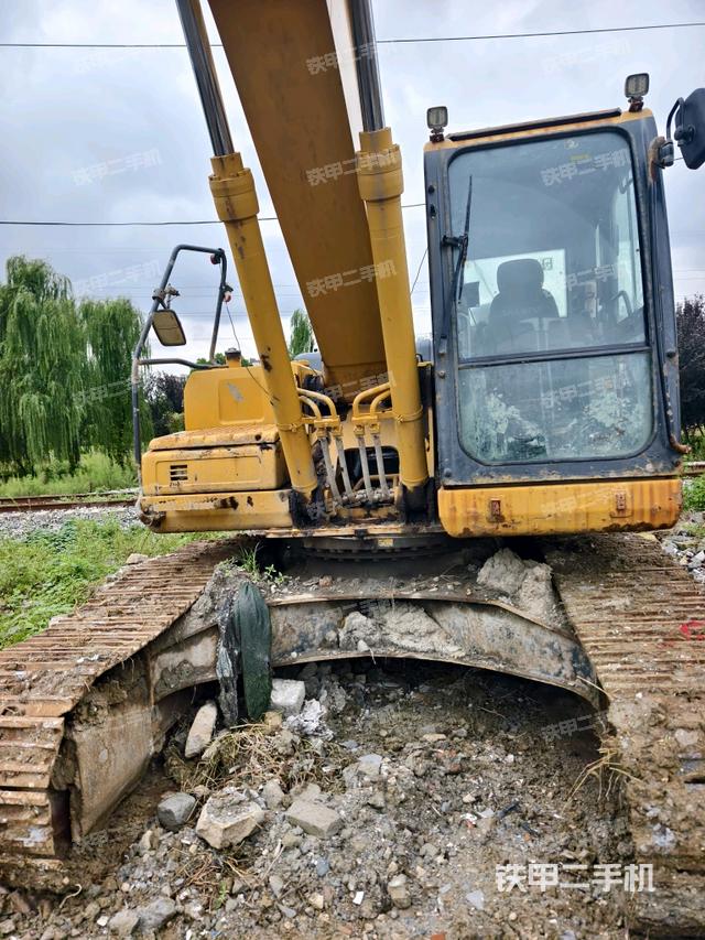 大臂油缸整體?豎拍（工作和回轉(zhuǎn)裝置）