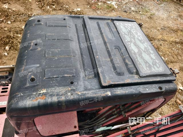 驾驶室顶部（整机外观）