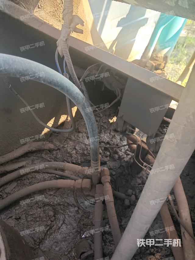 中央回轉(zhuǎn)接頭特寫（上車部件）