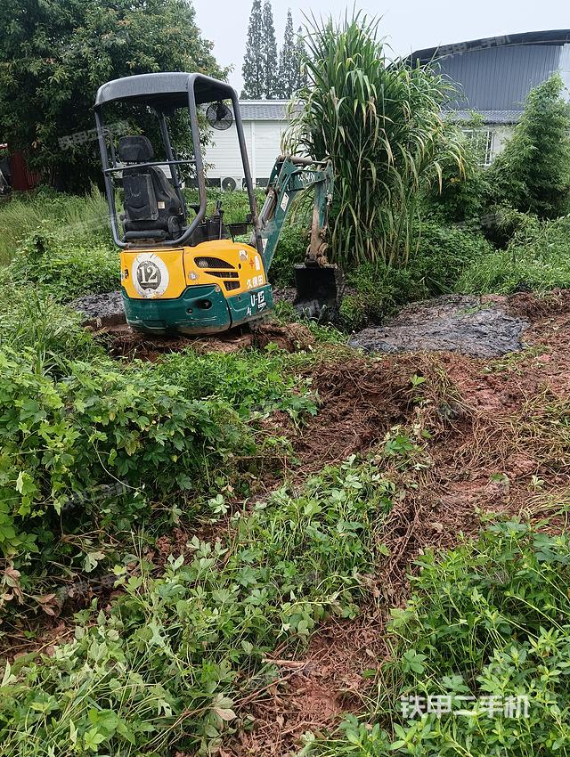 駕駛室整體（整機(jī)外觀）