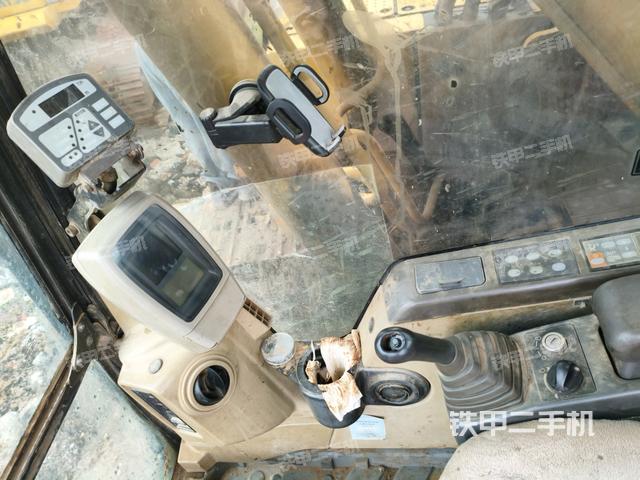 驾驶室整体（整机外观）