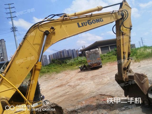 小臂整体左后（工作和回转装置）