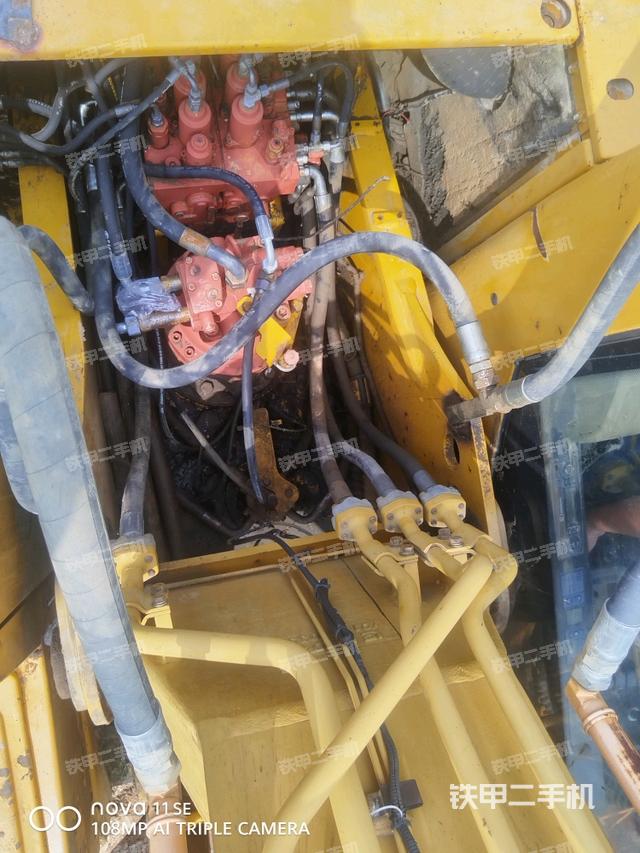 中央回转接头特写（上车部件）