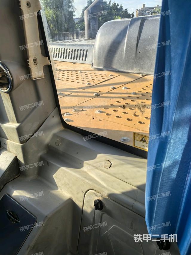 后窗玻璃角標(biāo)（駕駛室部分）