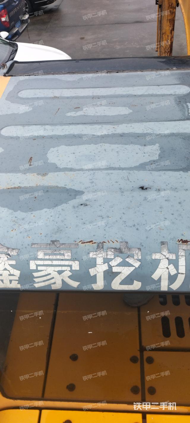 驾驶室顶部（整机外观）