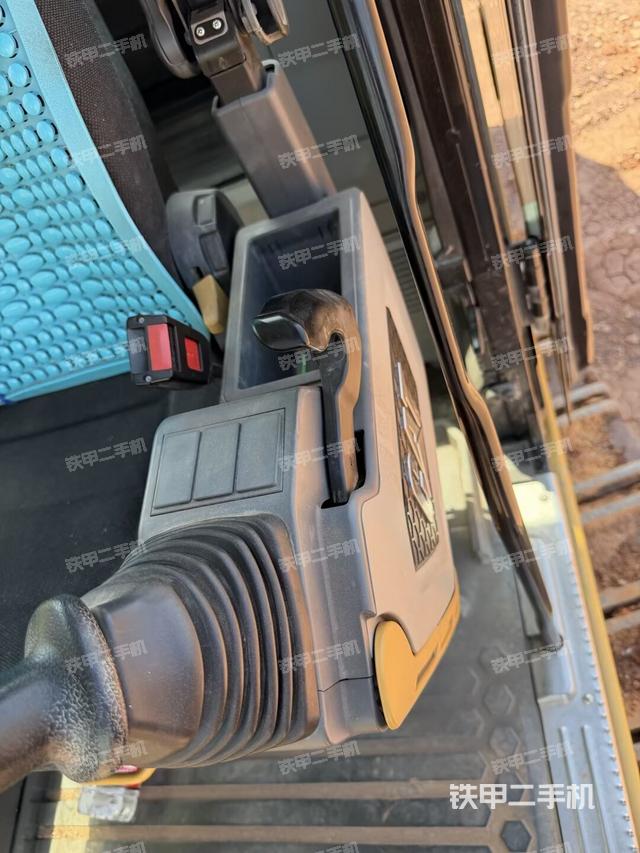 座椅左側(cè)控制臺(tái)/音響/含左手柄（駕駛室部分）