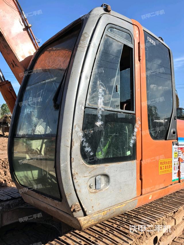 驾驶室整体（整机外观）