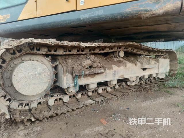 單側(cè)履帶整體（整機(jī)外觀）