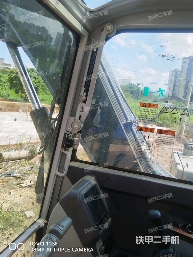  驾驶室正侧（驾驶室部分）