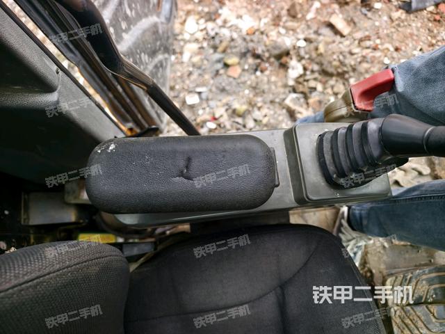 座椅左側(cè)控制臺(tái)/音響/含左手柄（駕駛室部分）