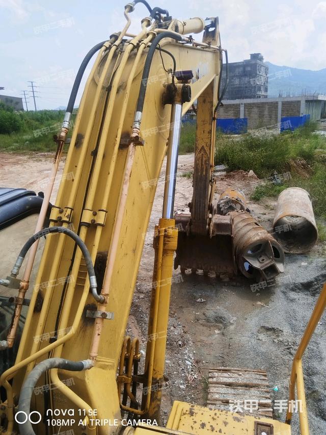 大臂背部俯视（工作和回转装置）