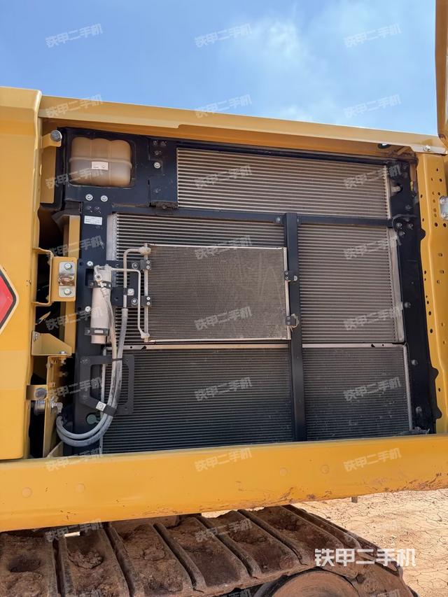 散熱器正面（大件艙室）