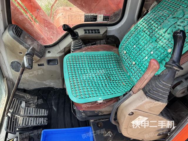 驾驶室整体（整机外观）