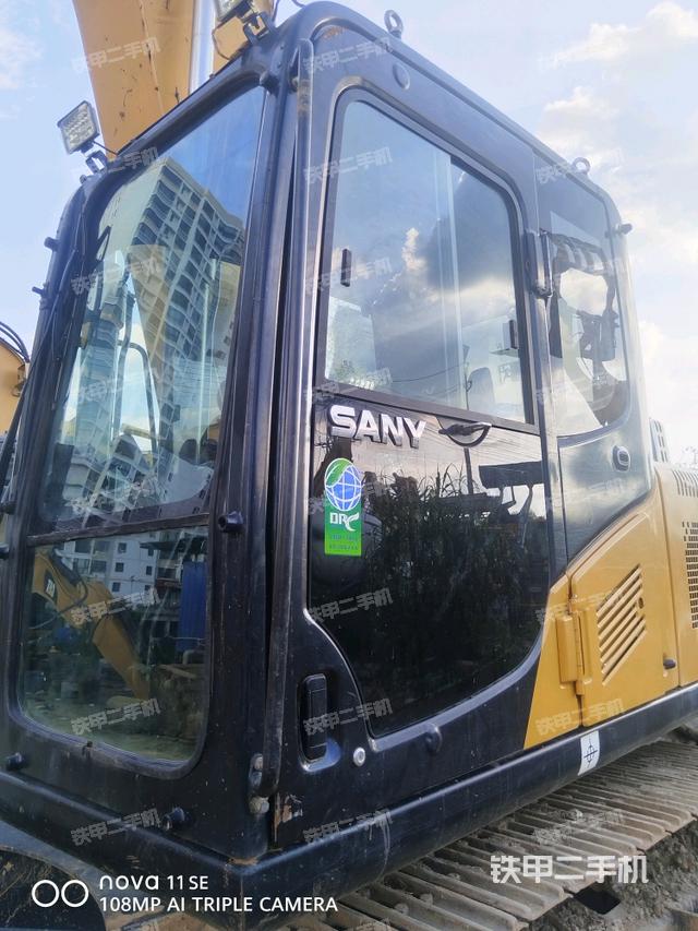 驾驶室正侧（驾驶室部分）