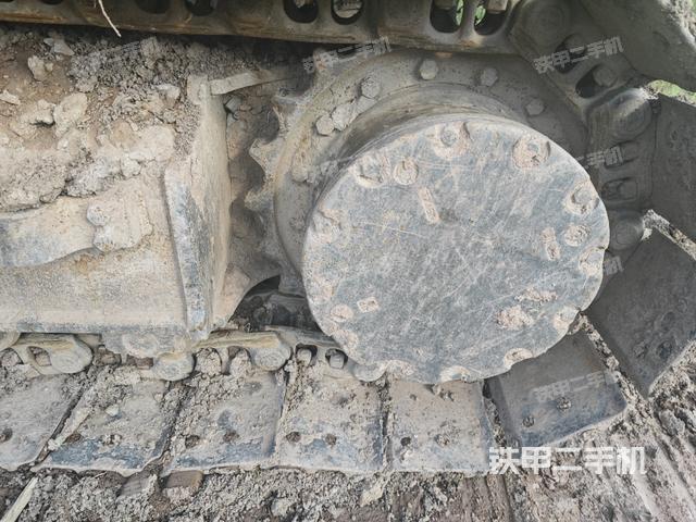 右驅(qū)動輪（行走機構(gòu)）