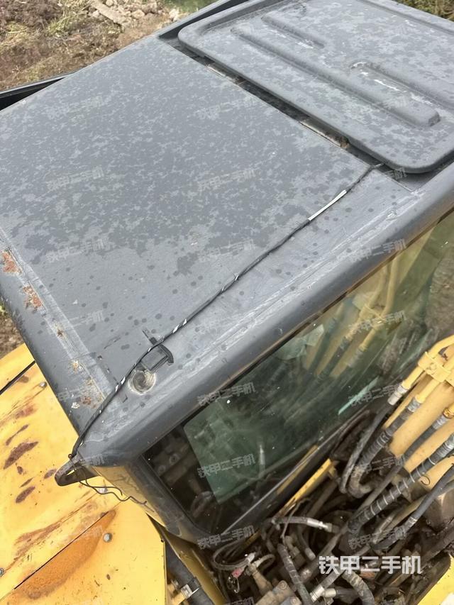 驾驶室顶部（整机外观）