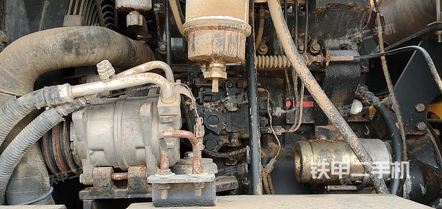 發(fā)動機整體俯視(整機外觀) 發(fā)動機整體俯視(整機外觀)