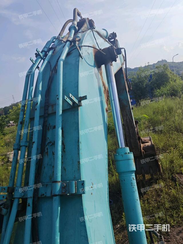 大臂背部俯視（工作和回轉(zhuǎn)裝置）