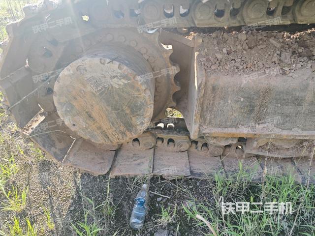 右驅(qū)動輪（行走機構(gòu)）