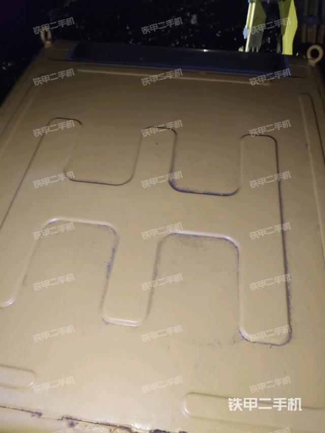 驾驶室顶部（整机外观）