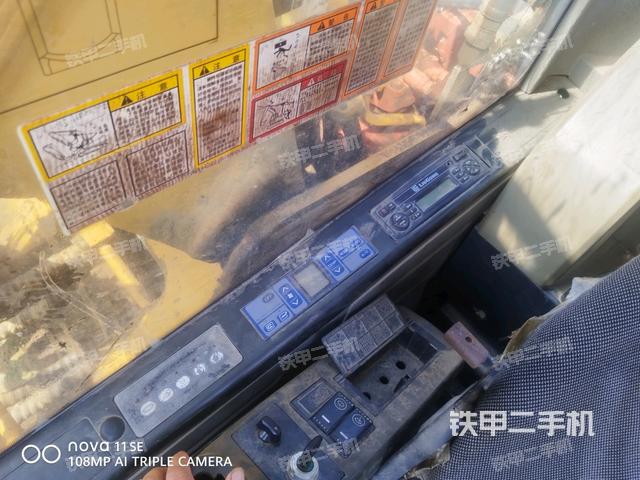 座椅左侧控制台/音响/含左手柄（驾驶室部分）