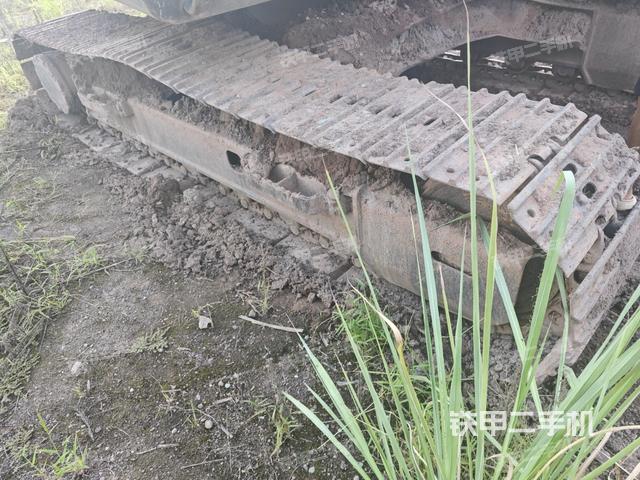 左側(cè)履帶整體?（行走機構(gòu)）