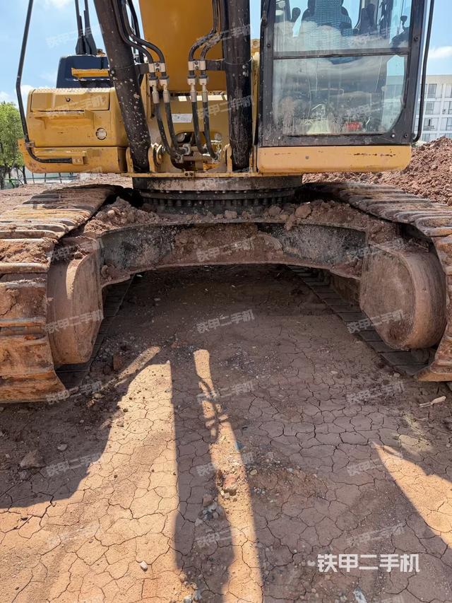 大臂油缸整體?豎拍（工作和回轉(zhuǎn)裝置）