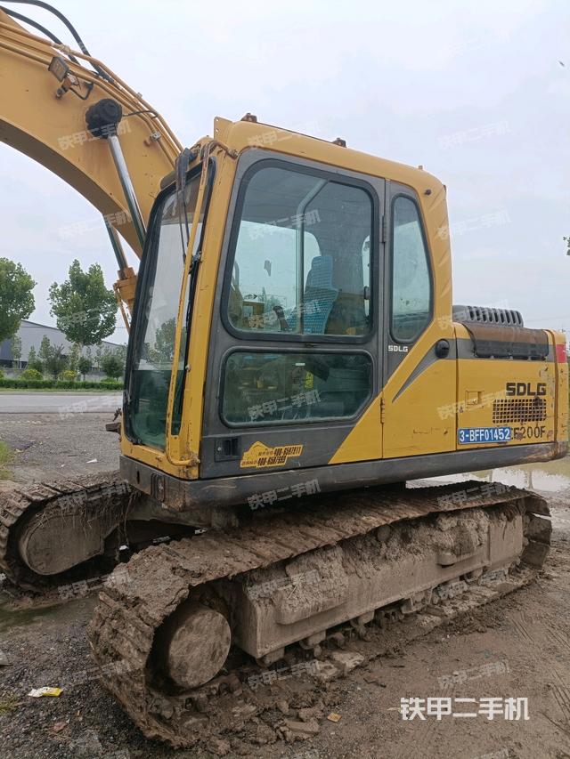 驾驶室整体（整机外观）