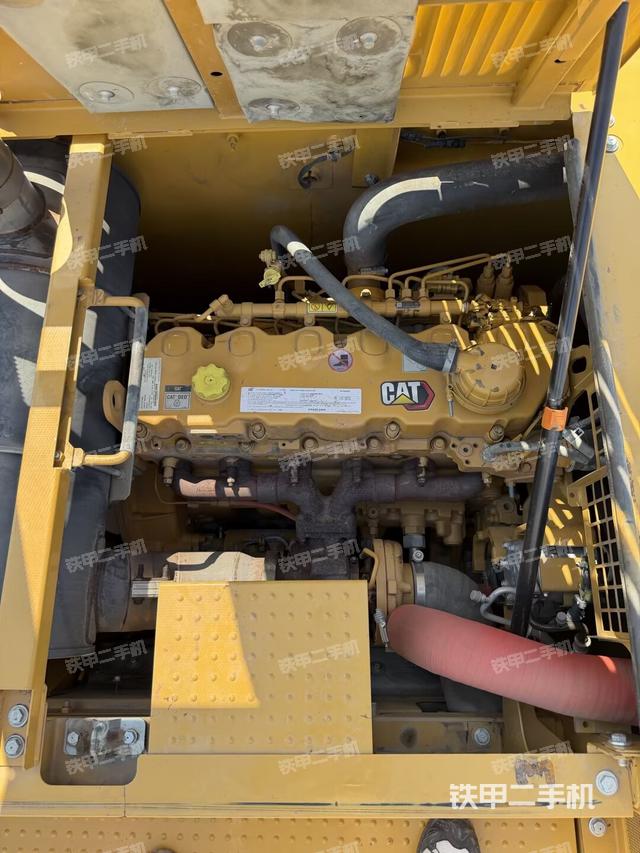 發(fā)動(dòng)機(jī)室（上車部件）