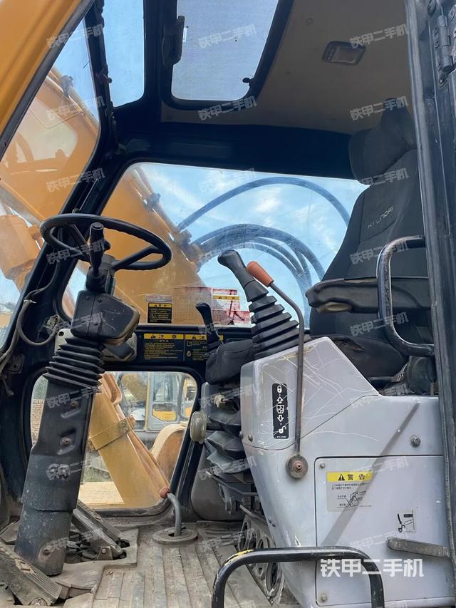 驾驶室整体（整机外观）