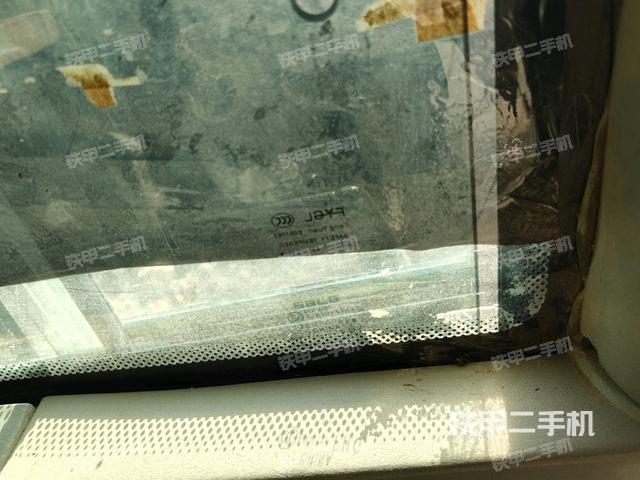 左后方玻璃角標(biāo)(駕駛室部分) 左后方玻璃角標(biāo)(駕駛室部分)