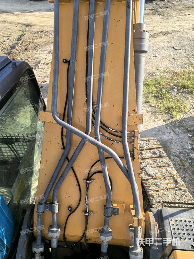 大臂背部俯視（工作和回轉(zhuǎn)裝置）