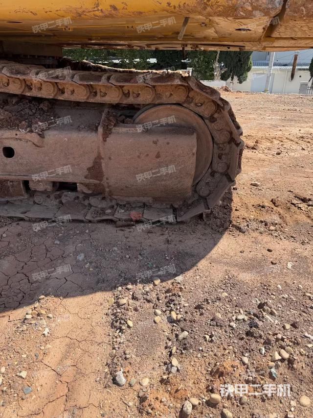 左導(dǎo)向輪（行走機(jī)構(gòu)）