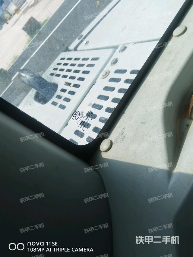 后窗玻璃角标（驾驶室部分）